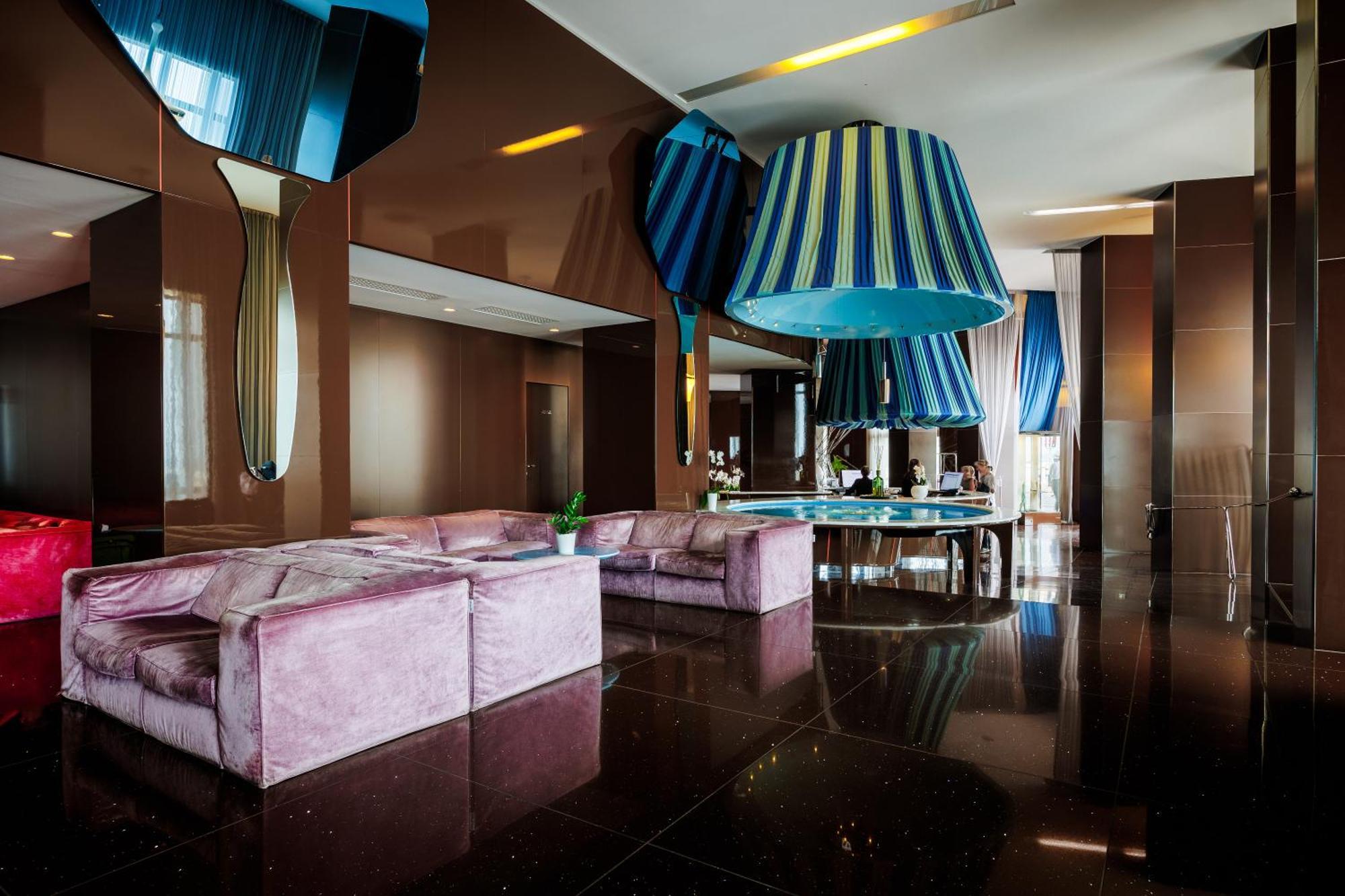 Jr Hotels Bari Grande Albergo Delle Nazioni Ngoại thất bức ảnh The interior of the hotel
