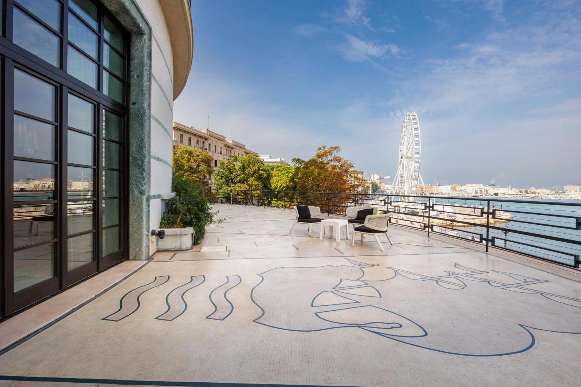 Jr Hotels Bari Grande Albergo Delle Nazioni Ngoại thất bức ảnh The terrace of the museum