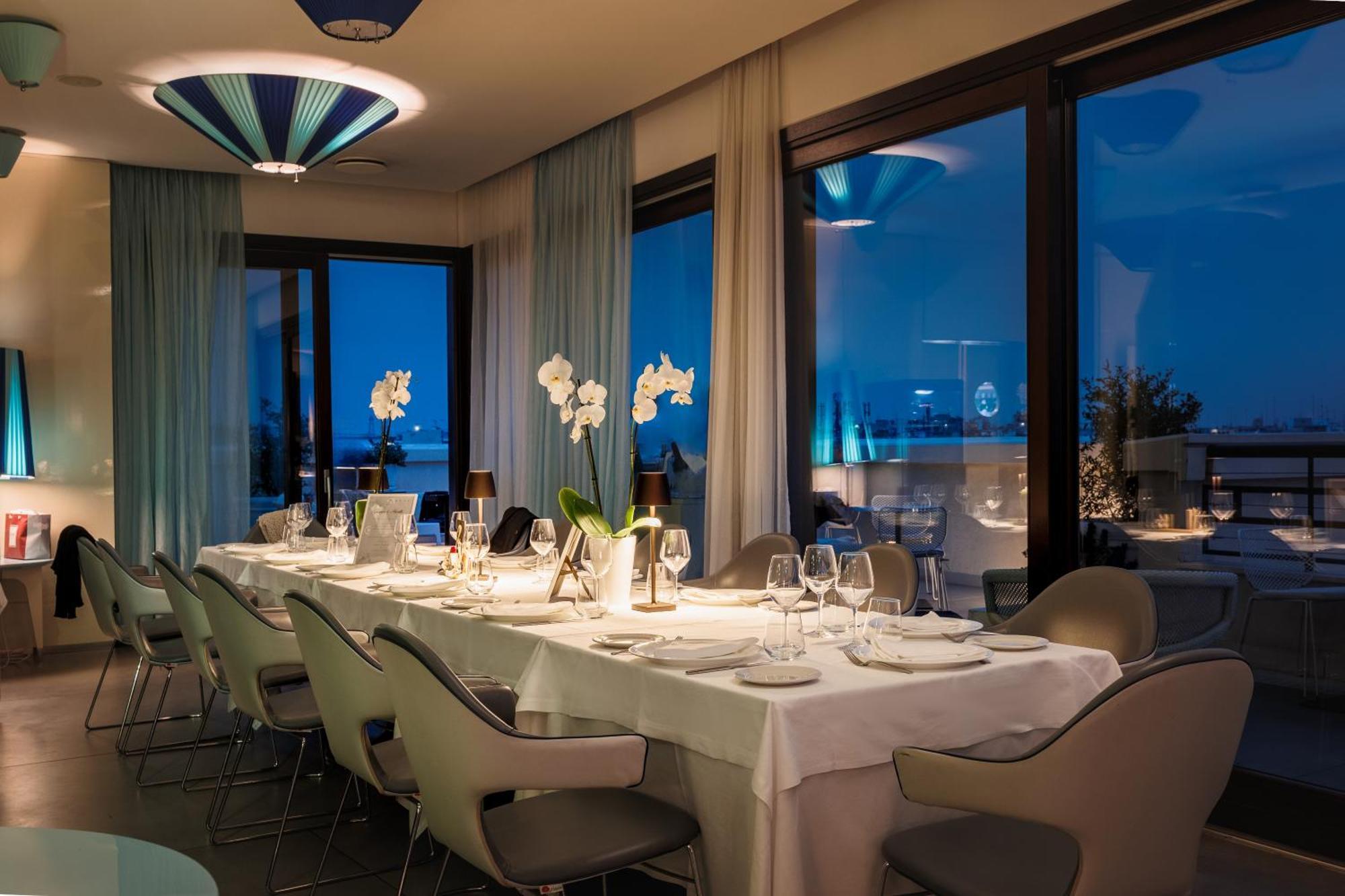 Jr Hotels Bari Grande Albergo Delle Nazioni Ngoại thất bức ảnh The Sky Bar